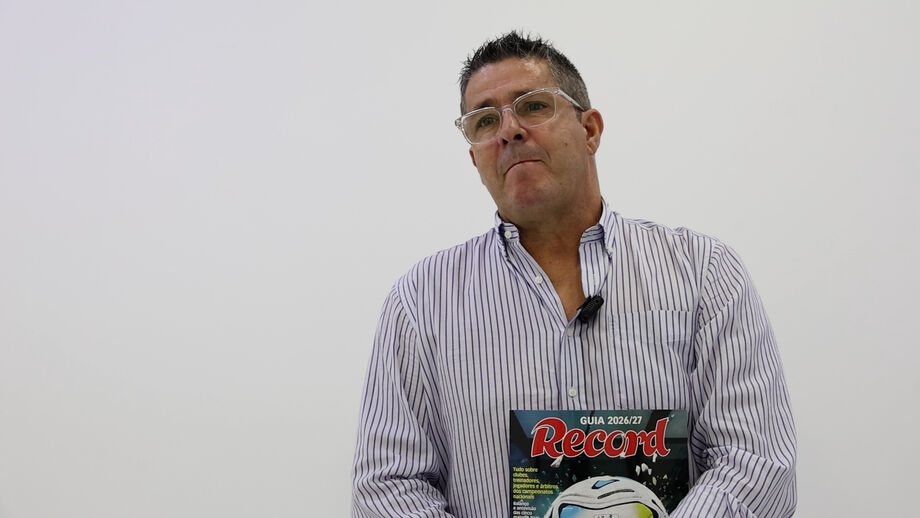 Fernando Mendes aposta em sete sportinguistas, mas também enaltece talento de João Carvalho