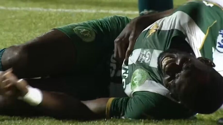 Yannick Bolasie em dificuldades