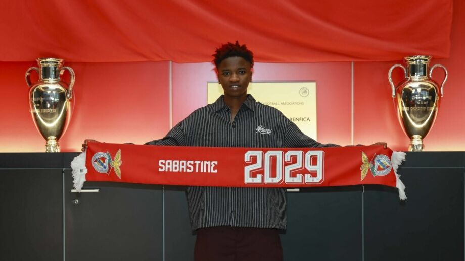 Flourish Sabastine assina pelo Benfica até 2029
