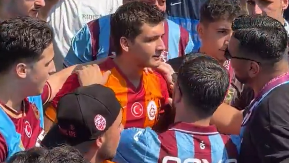 Momento tenso em Istambul, antes da chegada do craque