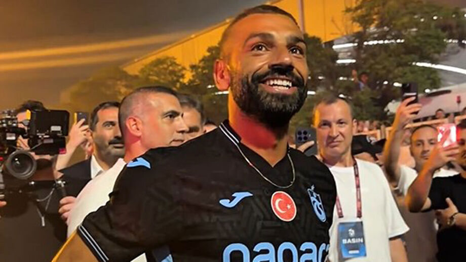 Internacional egípcio de 34 anos chega à Turquia depois de nove anos de sucesso no Liverpool