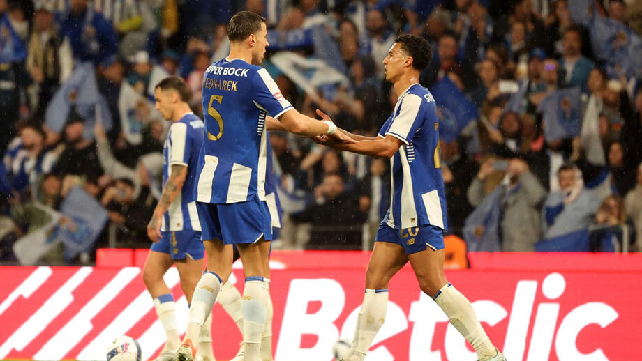 Bednarek encontra-se mais próximo de dar o contributo ao FC Porto frente ao Alverca