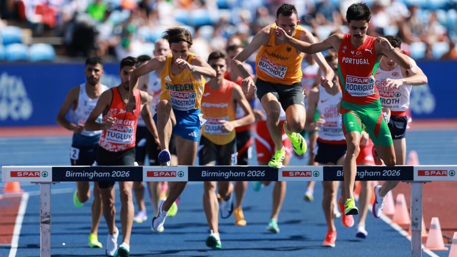 Atletas portugueses na prova dos 3.000 metros obstáculos nos Europeus de atletismo em Birmingham