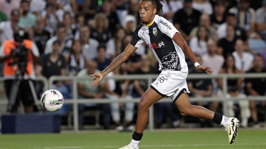 Rivaldo Morais disputou 15 jogos pela equipa principal do Farense