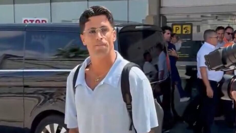 João Cancelo chegou esta segunda-feira a Barcelona