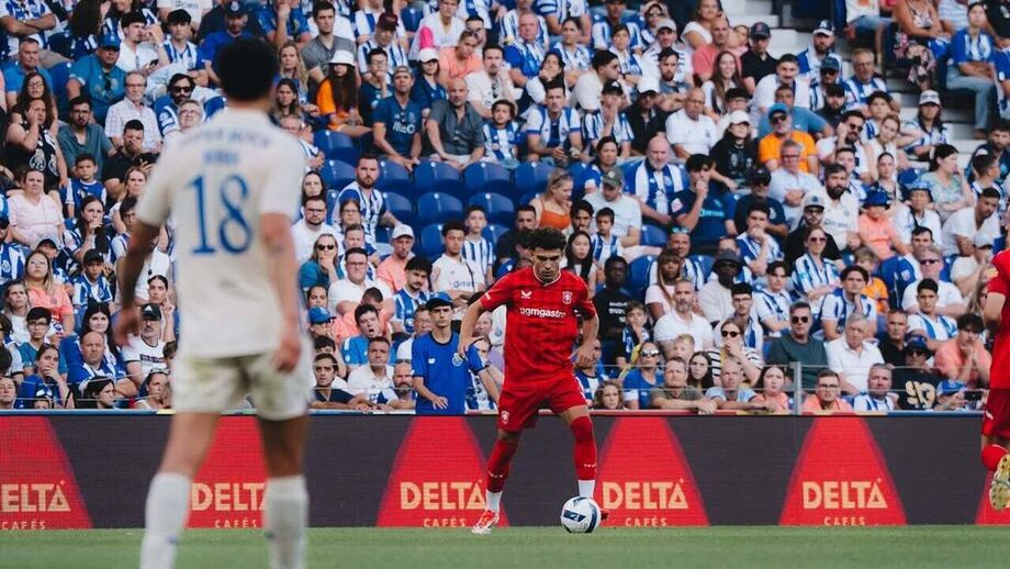 Guilherme Peixoto soma minutos no Twente
