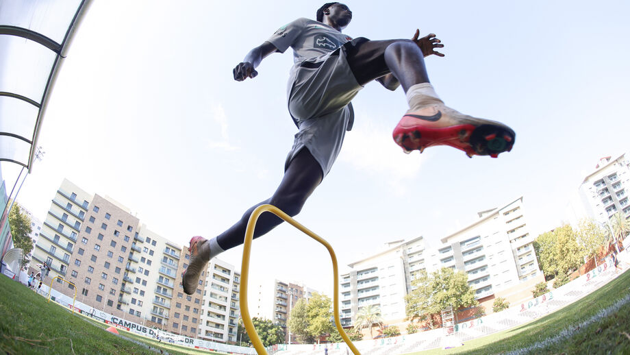 Participantes do 24.º Estágio do Jogador são convidados a superar obstáculos nos exercícios de conjunto