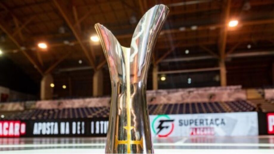 O troféu da Supertaça de futsal