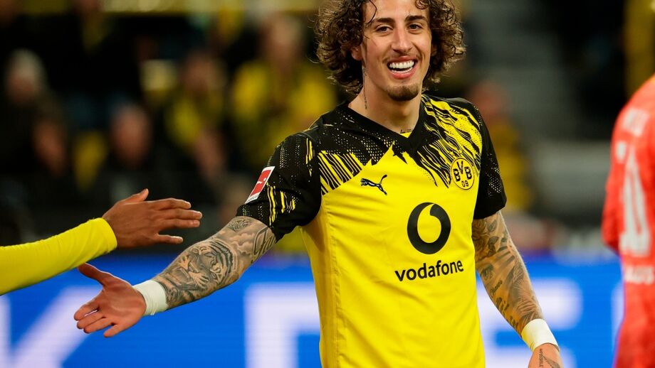Silva em ação pelo Dortmund