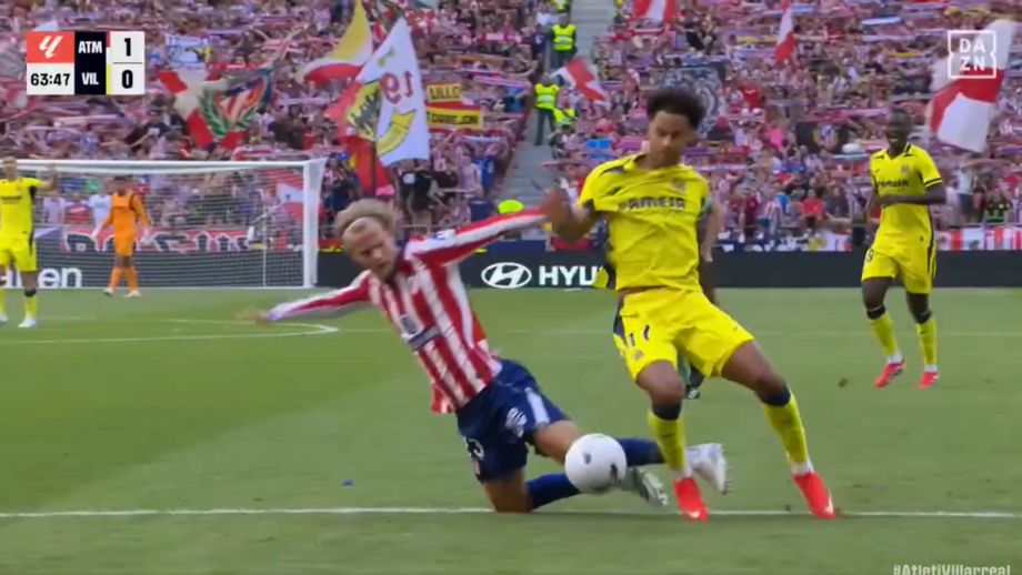 O penálti cometido por Hjulmand na estreia a titular pelo Atlético Madrid