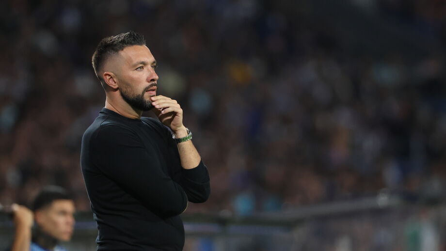 Francesco Farioli durante o jogo com o Arouca