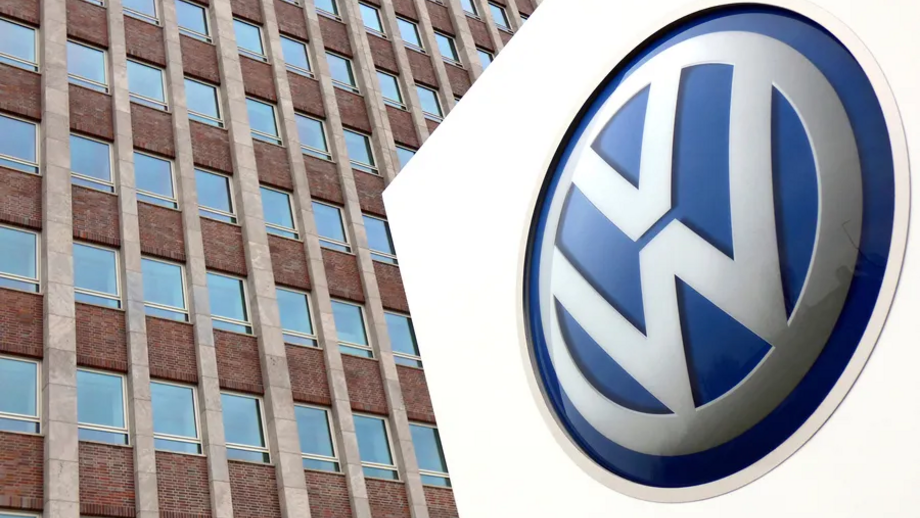  CEO da Volkswagen quer reduzir a força laboral do grupo em 100 mil trabalhadores.