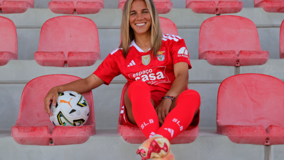 Lúcia Alves com a camisola do Benfica, confiante para o Mundial