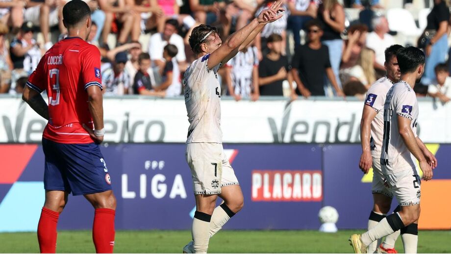 Pedro Matos bisou na partida em Varzim