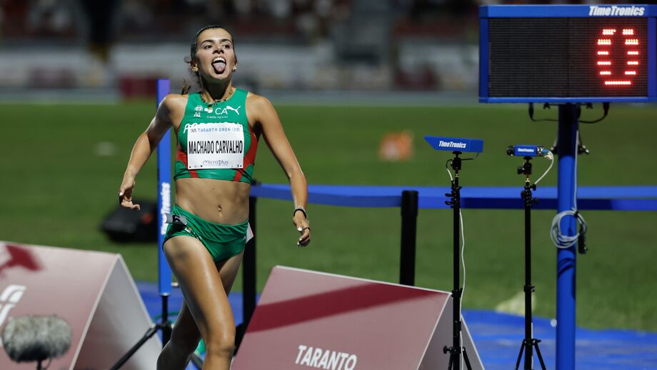 Mariana Machado ao cruzar a meta