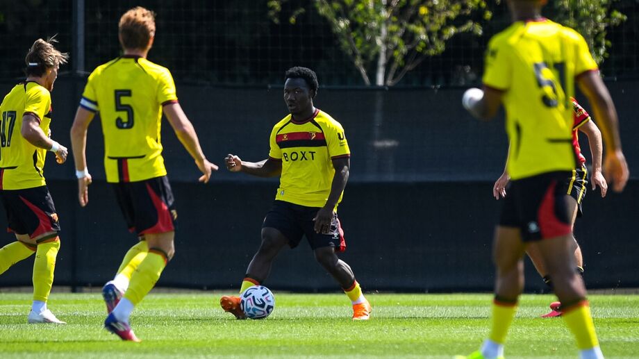 Irankunda em ação diante do Brentford