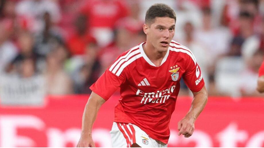 Sudakov em ação no Benfica-Hearts