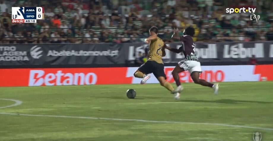 Penáltis claros sobre André Silva e VAR fez bem em não intervir no golo de Antonetti ao Sporting: a análise de Iturralde González