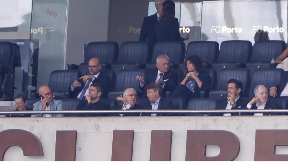 Selecionador Nacional Francisco Neto entre os ilustres presentes no Dragão
