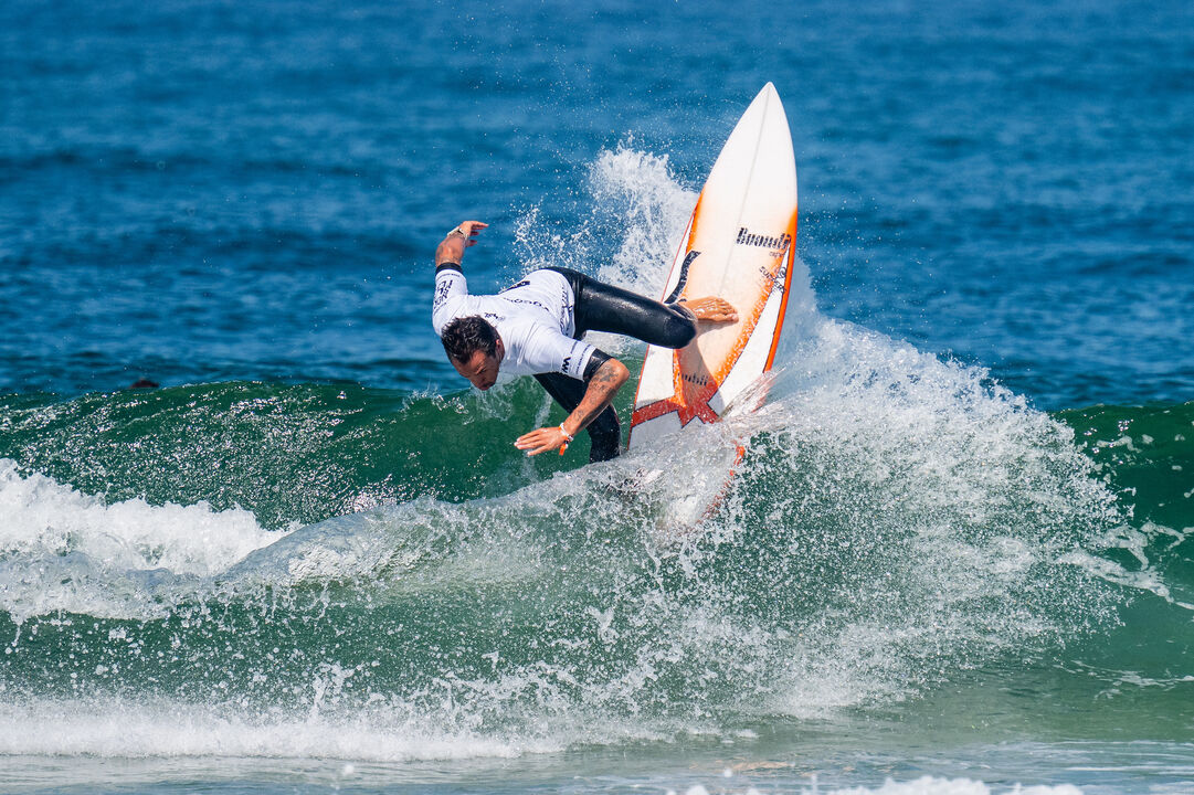 Vasco Ribeiro segue em frente no Norte Surf Fest