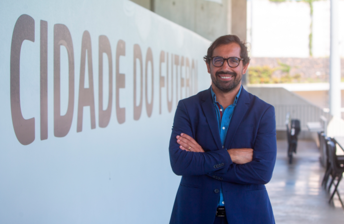Óscar Tojo na Cidade do Futebol: «Podemos bater-nos de igual para igual»