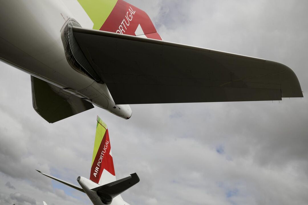 Aviões da TAP em preparação para voo no aeroporto