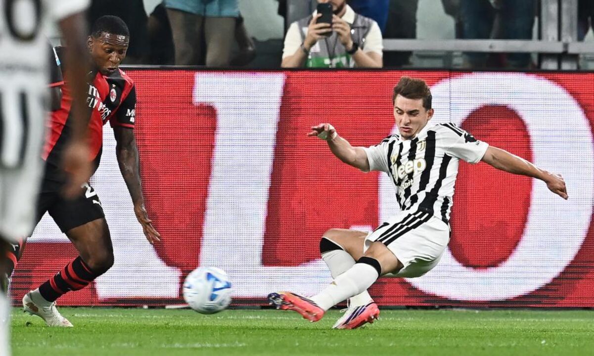 Juventus' Francisco Conceicao (R) in action during the Italian Serie