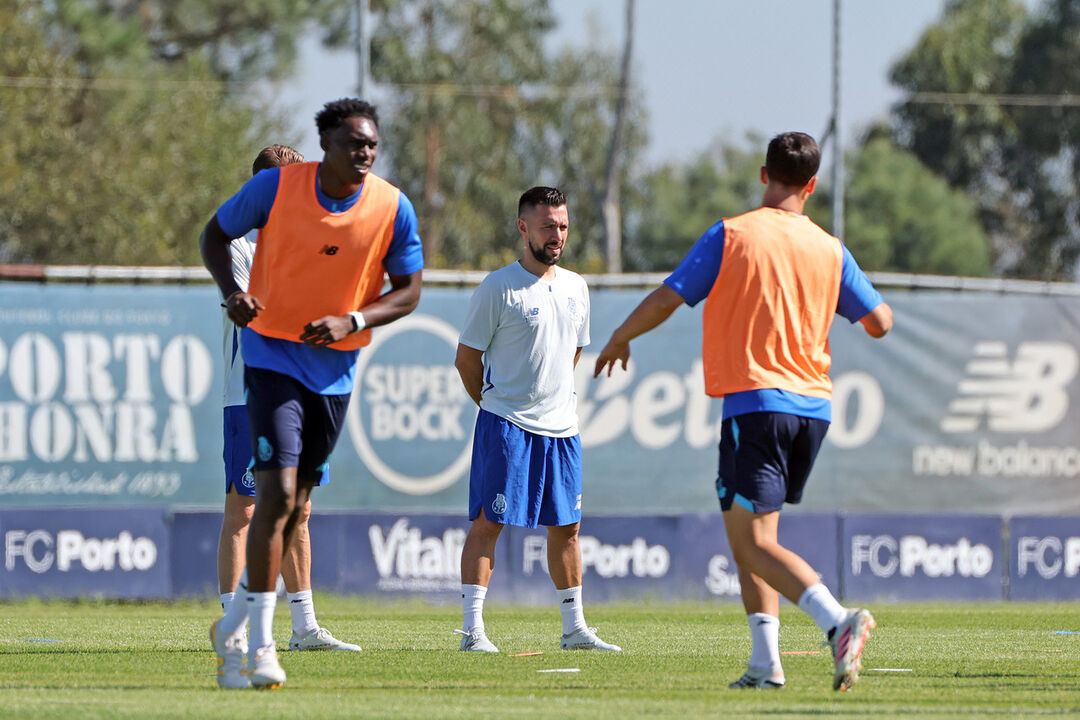 Farioli e Samu no treino