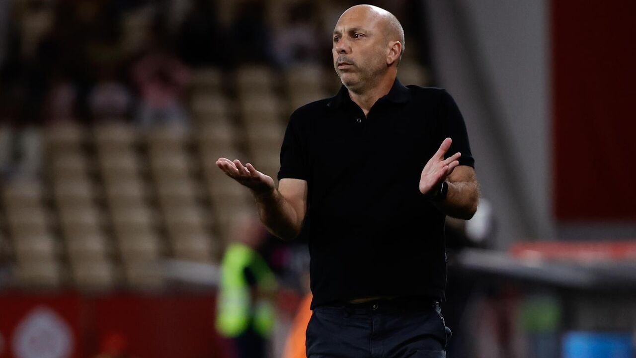 O treinador reage no decorrer do jogo