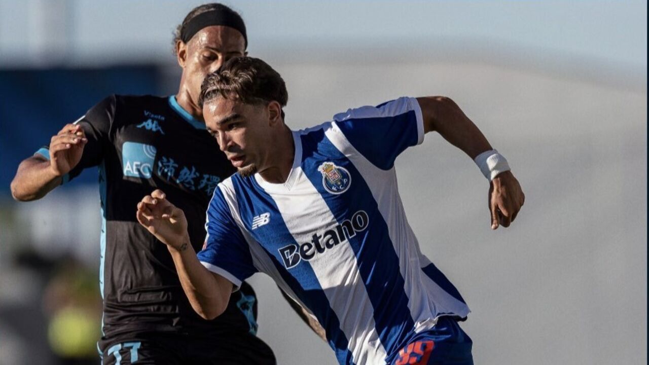 FC Porto B e Vizela empatam num jogo com quatro golos