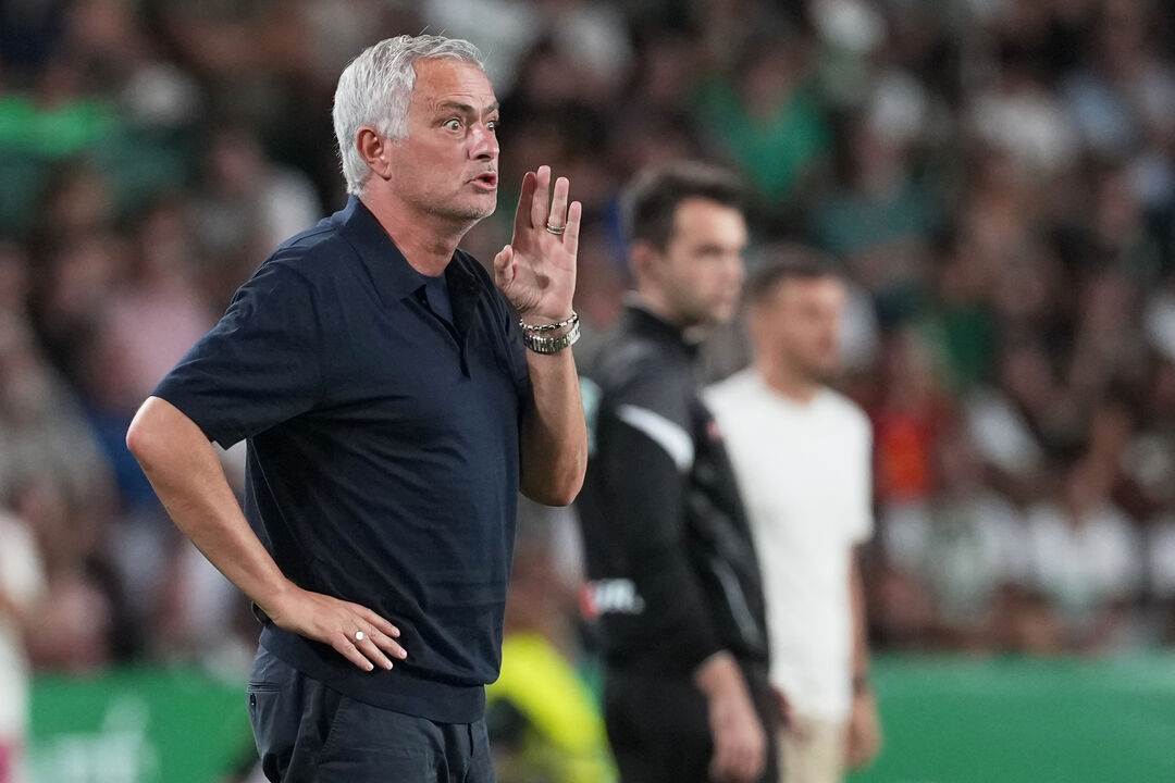 Real Madrid's head coach Jose Mourinho reacts during the Spanish La Liga soccer match between Elche and Real Madrid in