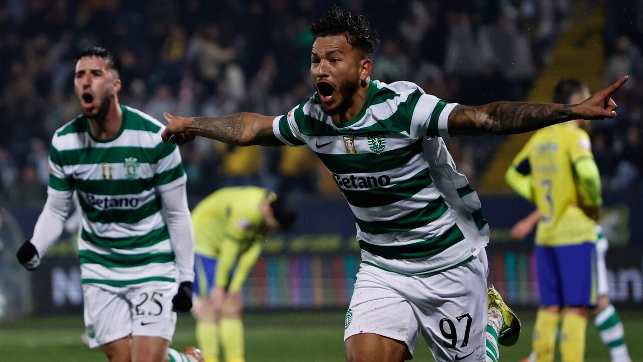 Paulinho celebra golo pelo Sporting