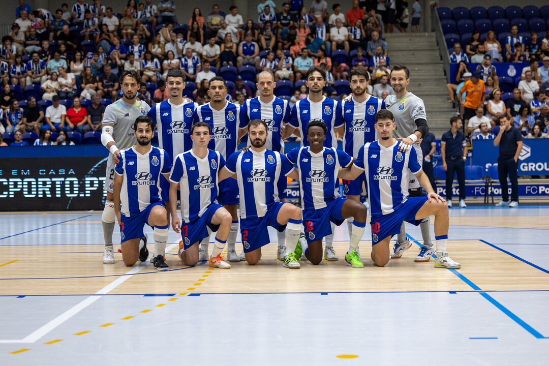 A primeira equipa dos Dragões