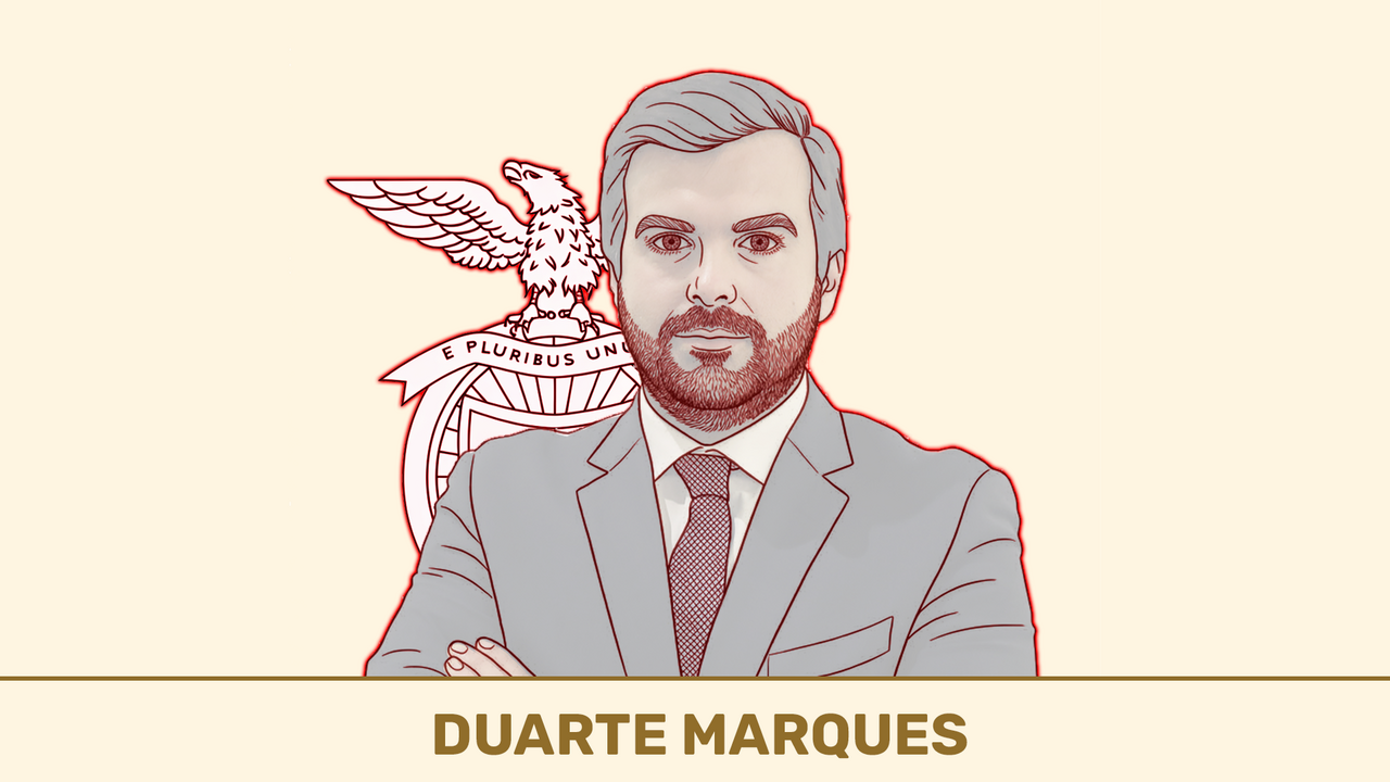 Duarte Marques com emblema do Benfica