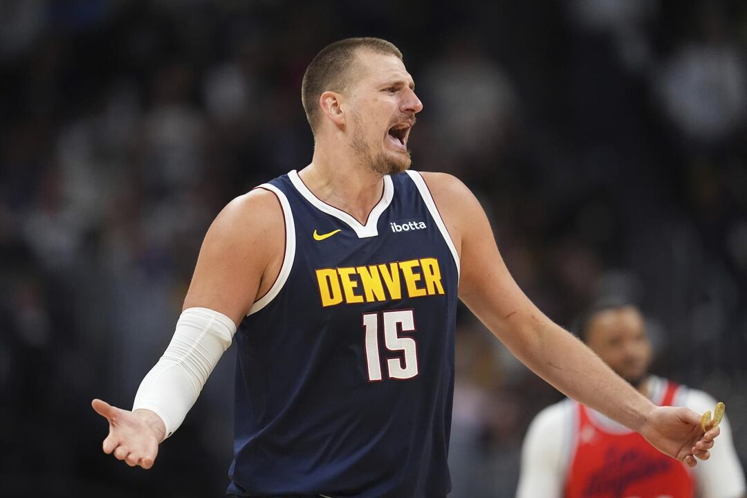 Nikola Jokic representa os Denver Nuggets