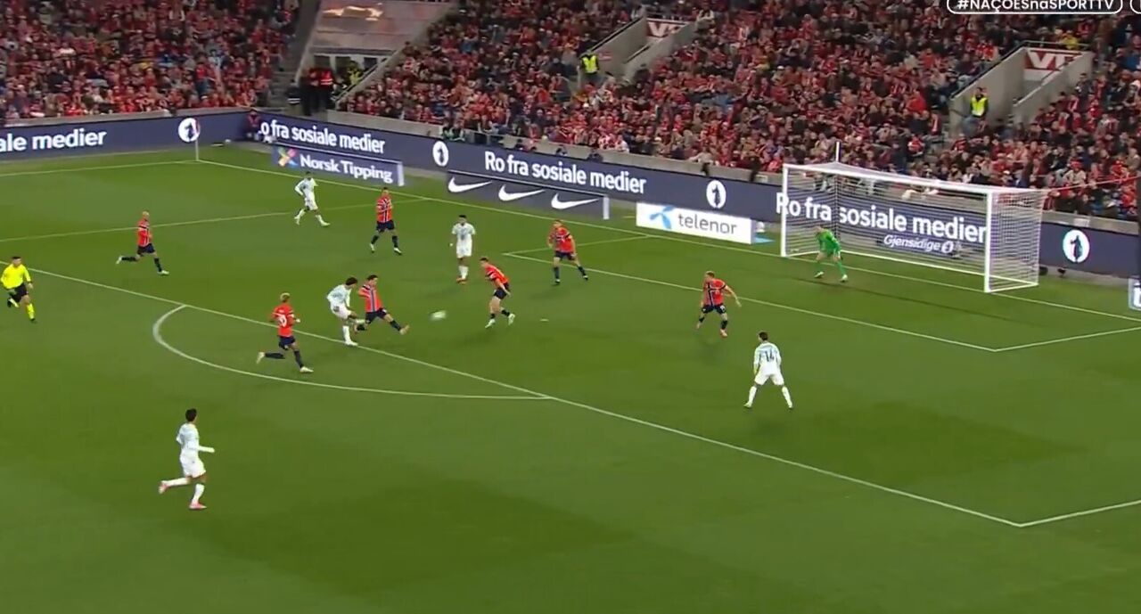 O golo de João Félix no Noruega-Portugal