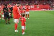 Salvador entrou de mão dada com Rafa Silva