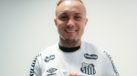 Cebolinha apresentado no Santos 