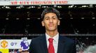JJ Gabriel em Old Trafford quando recebeu o prémio de melhor jovem do ano 2025/26 do Man. United