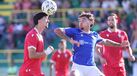 Os jogadores em recepção da bola