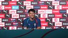 O jogador durante a conferência de imprensa