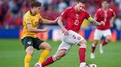 Pierre-Emile Hojbjerg e Daniel James no Dinamarca-País de Gales
