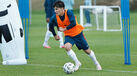 Gonçalo Moreira em ação no treino dos sub-21 em Ponta Delgada
