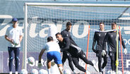 Diogo Costa em ação no treino
