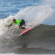 Vasco Ribeiro führt das portugiesische Team bei effektivem Debüt beim Norte Surf Fest an