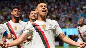 Claudio Echeverri celebra golo pelo Manchester City