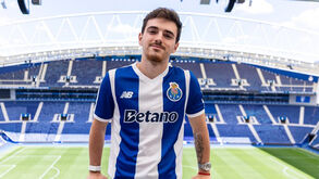 Oficial: FC Porto contrata lateral do Real Madrid para a equipa B