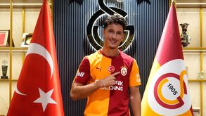 Deniz Gül é oficial no Galatasaray