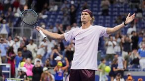 Zverev passa à segunda ronda do US Open após derrotar Sonego 