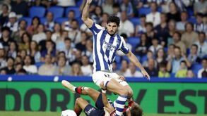 Gonçalo Guedes em ação pela Real Sociedad diante do Celta de Vigo